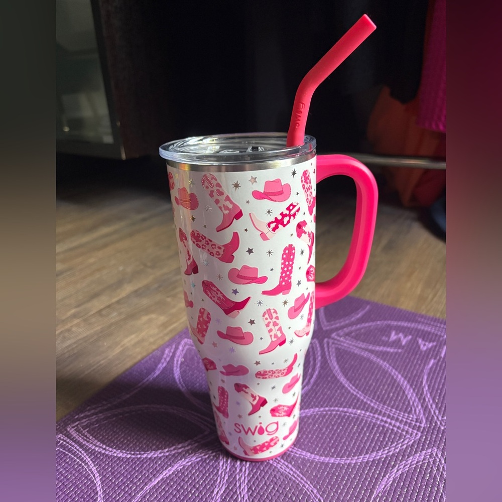 NWOT Swig Western Water bottle with Lid and Straw